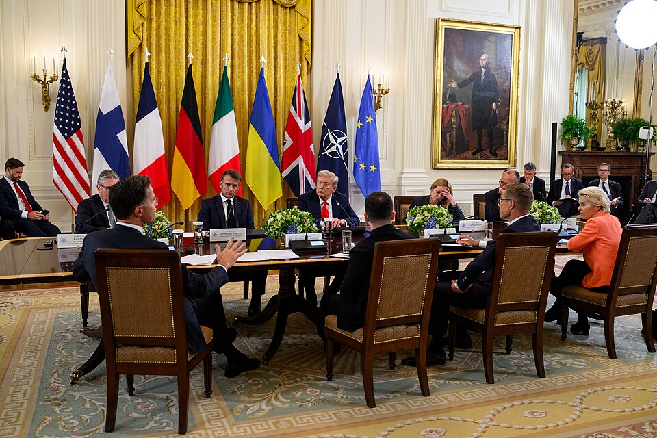Trump Demands Europe Repay Biden-Era Ukraine Aid, Drawing Sarcastic Russian Reaction